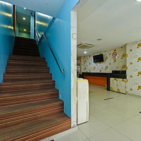 Super Oyo 992 Orange Hotel Kuala Pilah Esterno foto