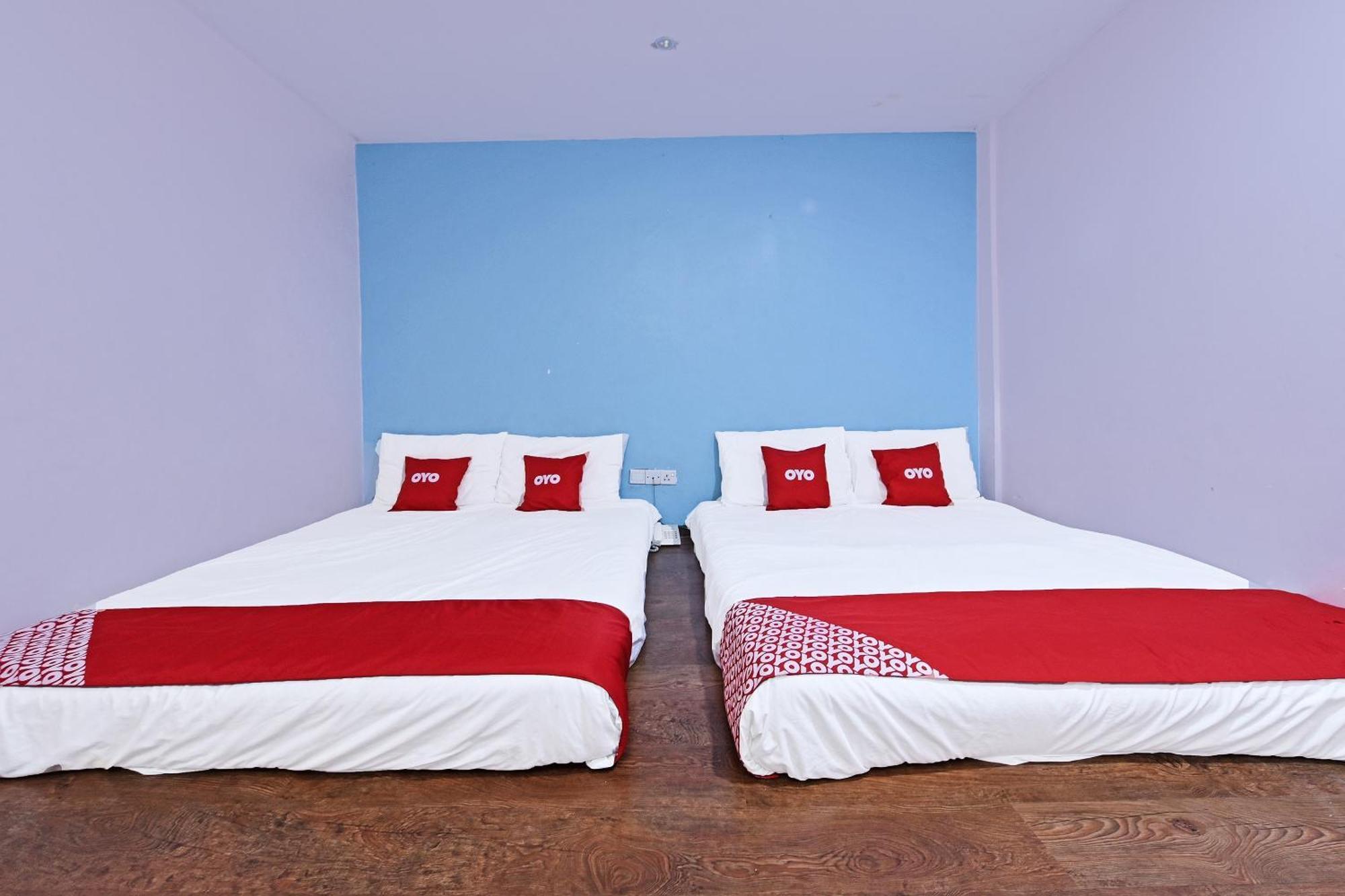 Super Oyo 992 Orange Hotel Kuala Pilah Esterno foto
