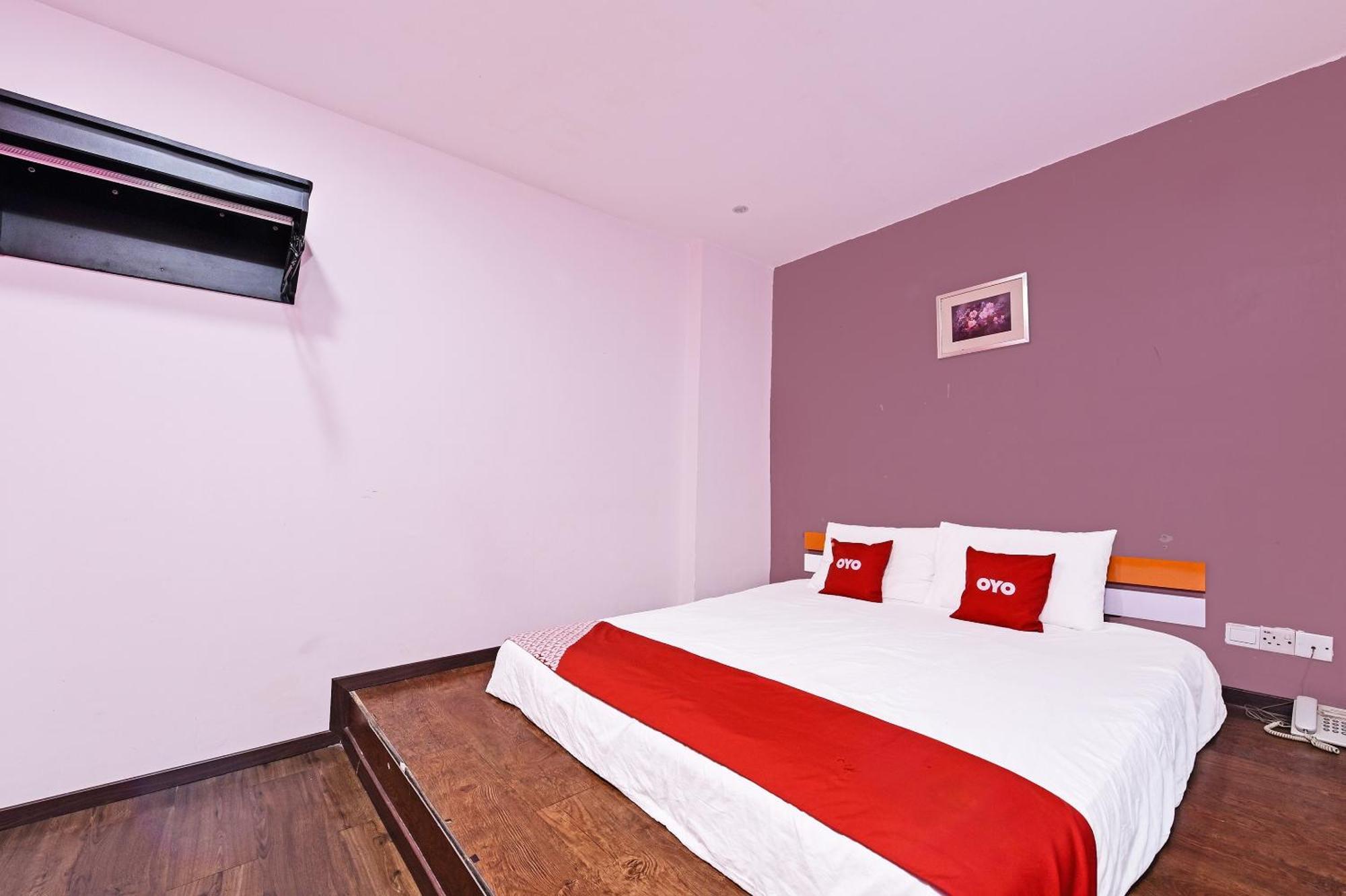 Super Oyo 992 Orange Hotel Kuala Pilah Esterno foto