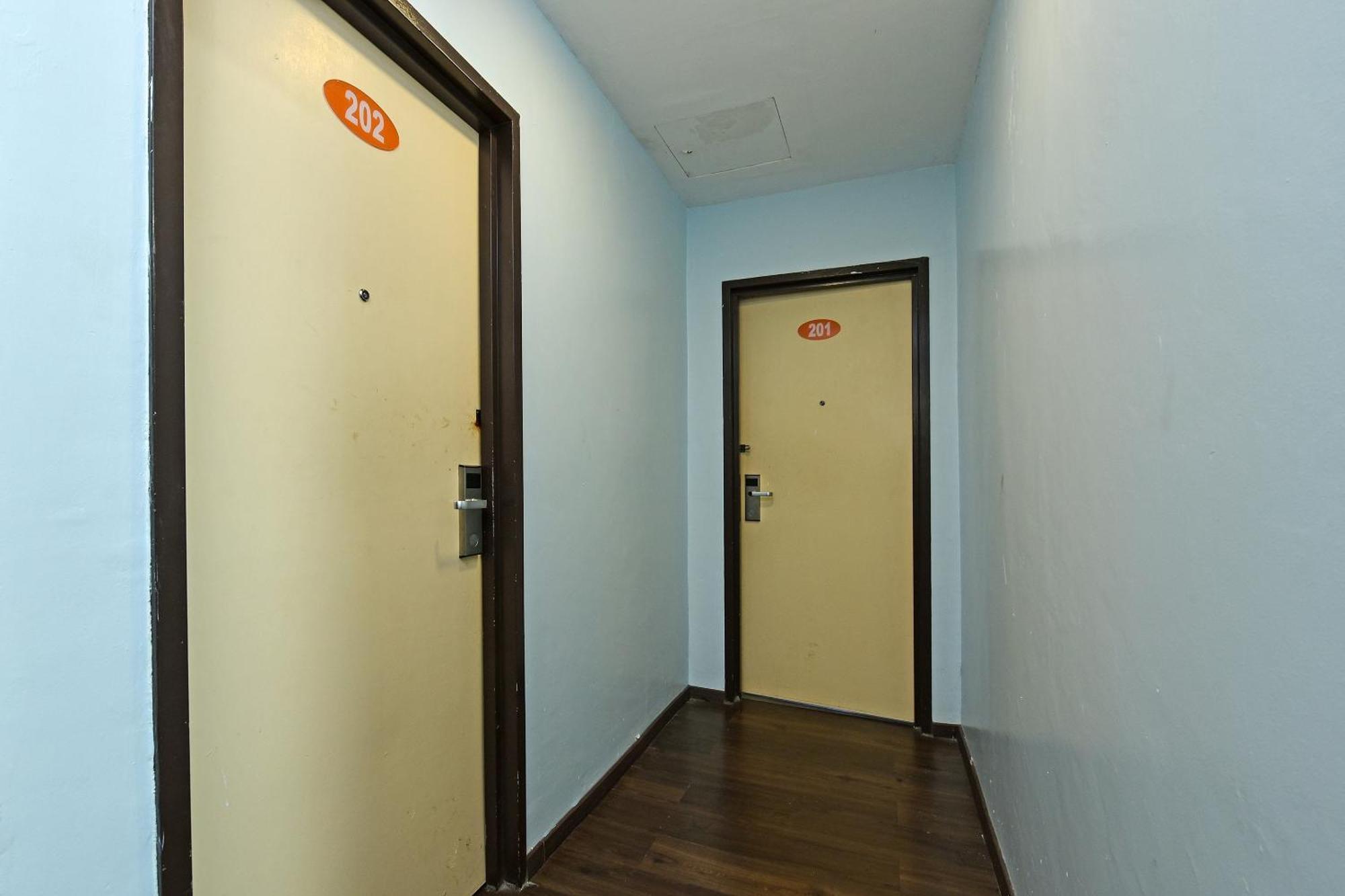 Super Oyo 992 Orange Hotel Kuala Pilah Esterno foto