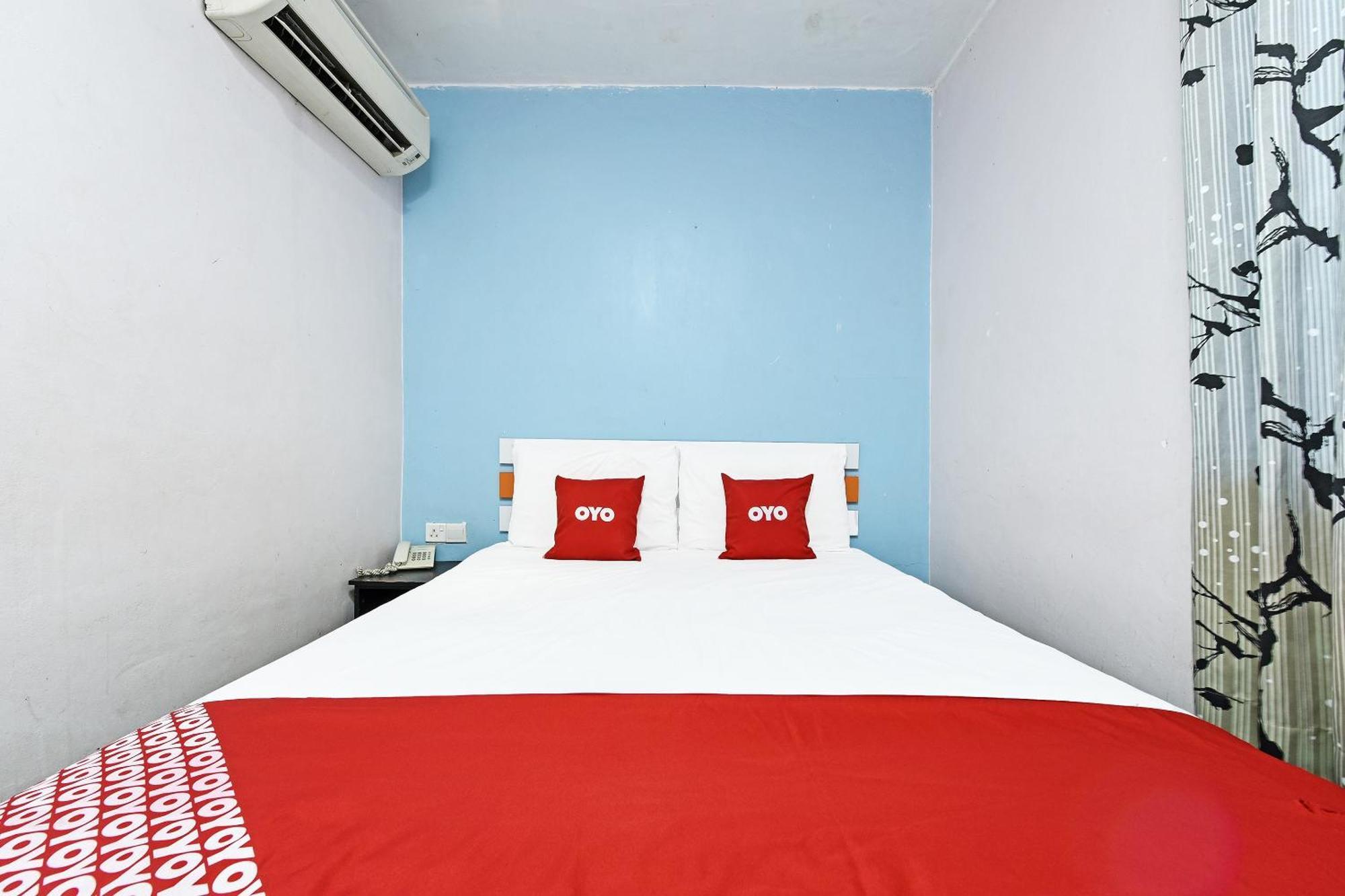 Super Oyo 992 Orange Hotel Kuala Pilah Esterno foto