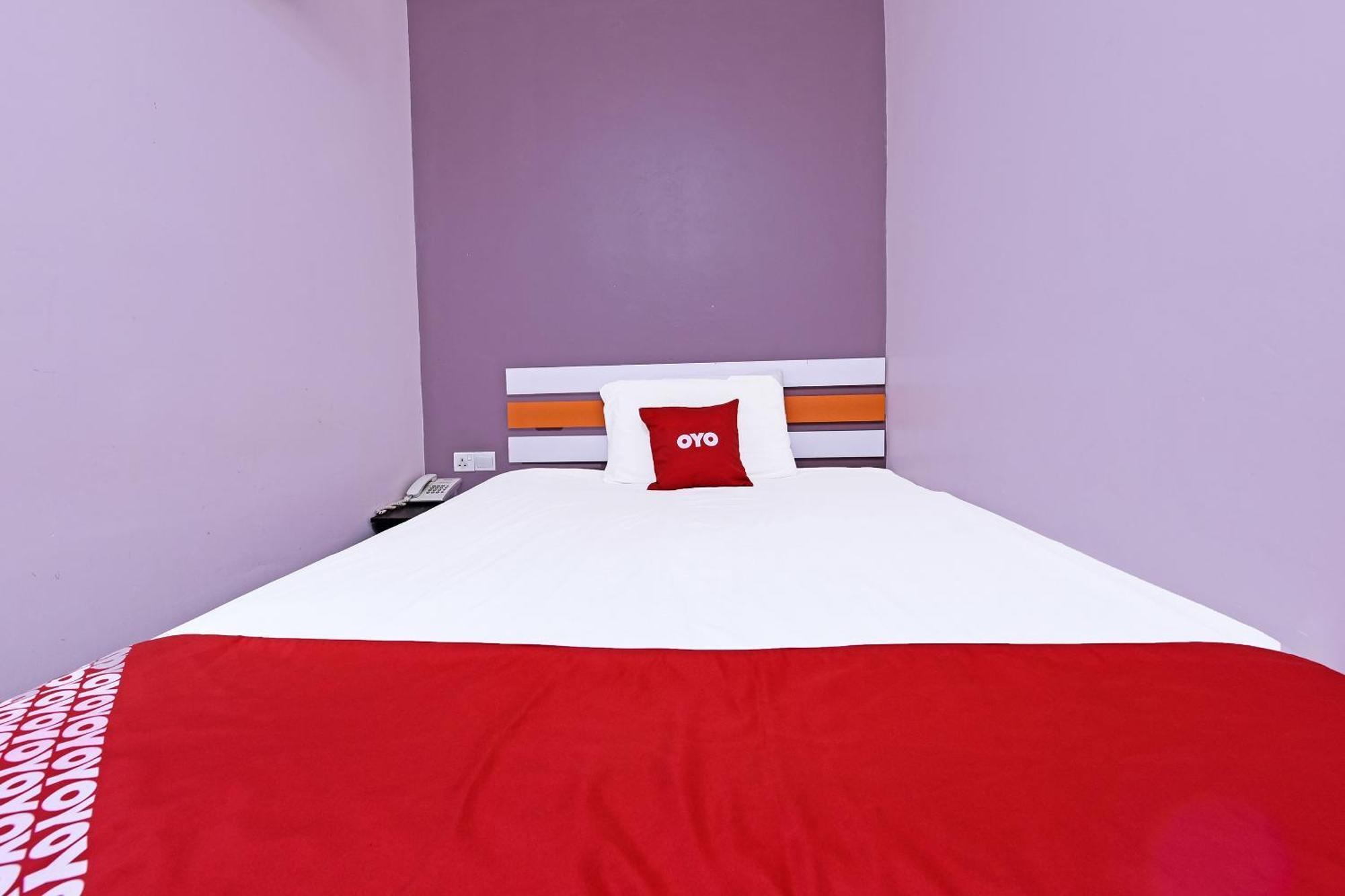 Super Oyo 992 Orange Hotel Kuala Pilah Esterno foto