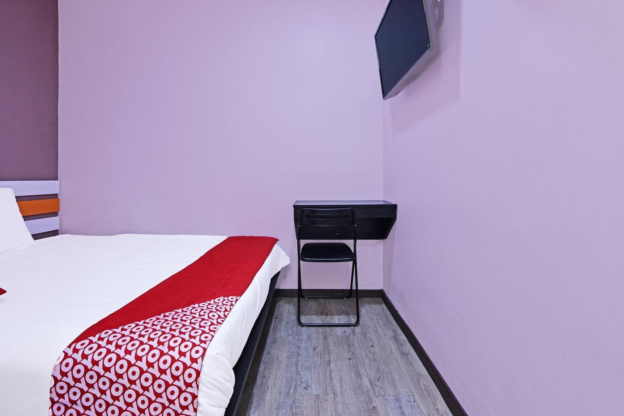 Super Oyo 992 Orange Hotel Kuala Pilah Esterno foto