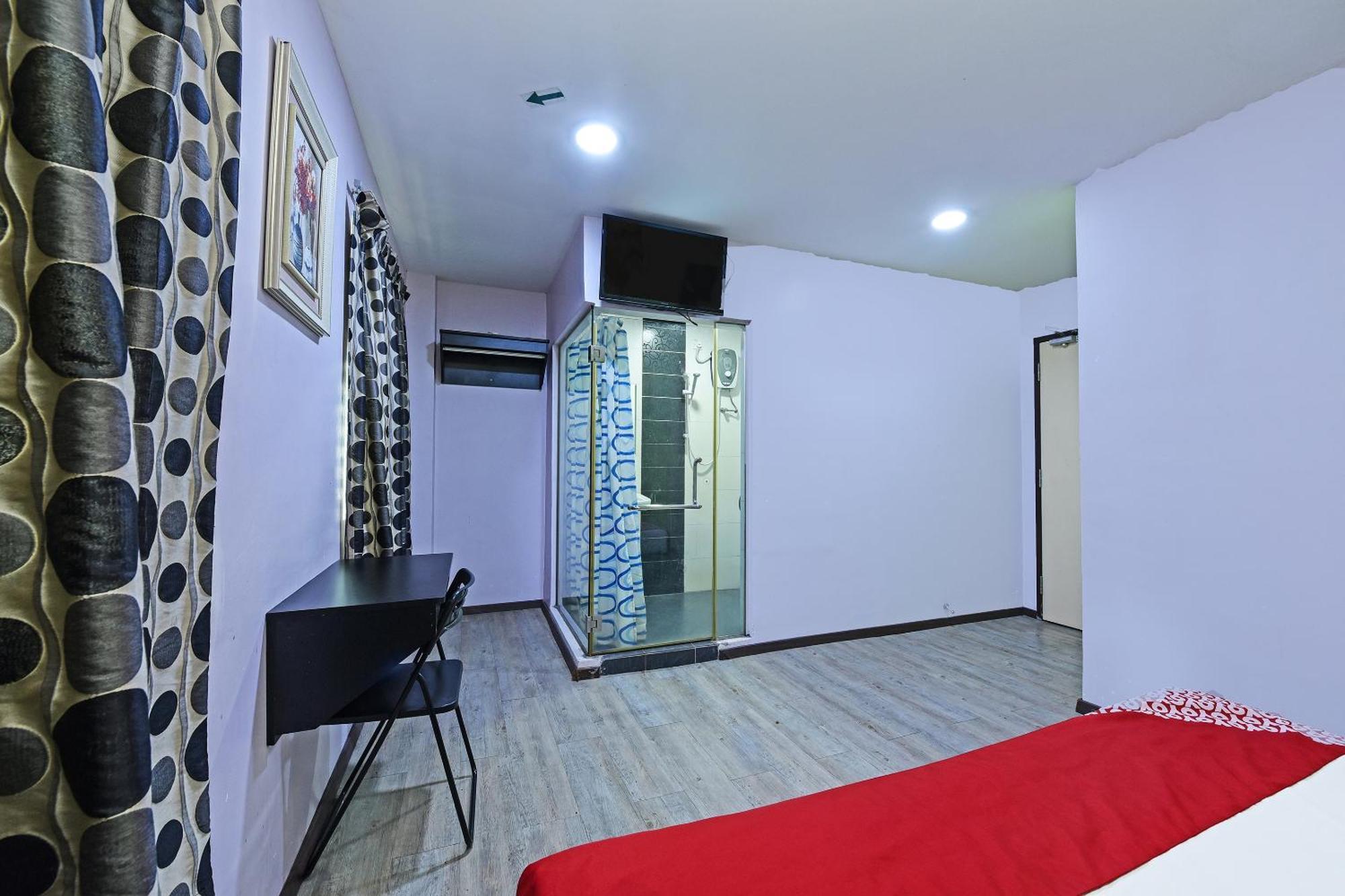 Super Oyo 992 Orange Hotel Kuala Pilah Esterno foto