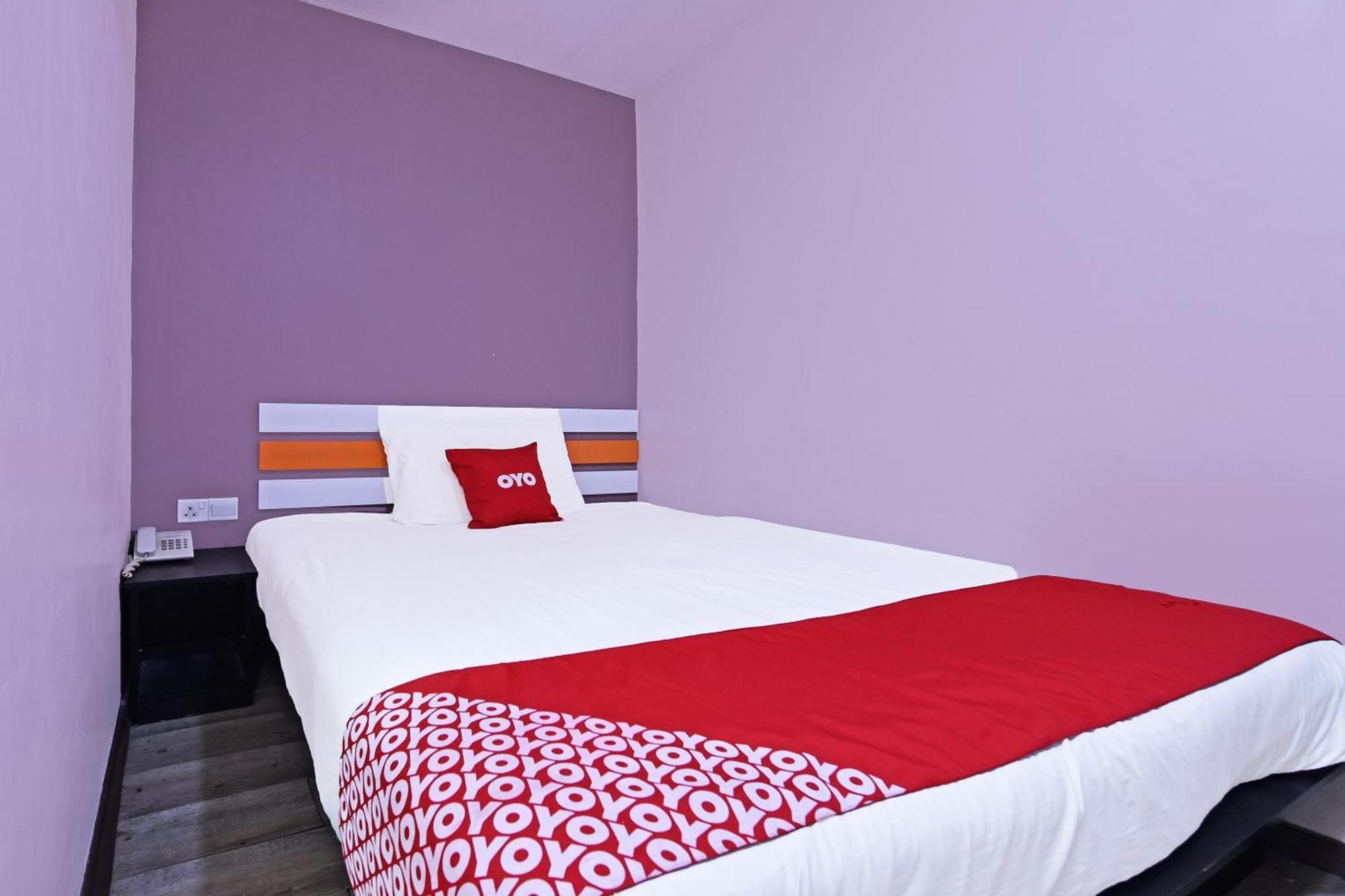 Super Oyo 992 Orange Hotel Kuala Pilah Esterno foto