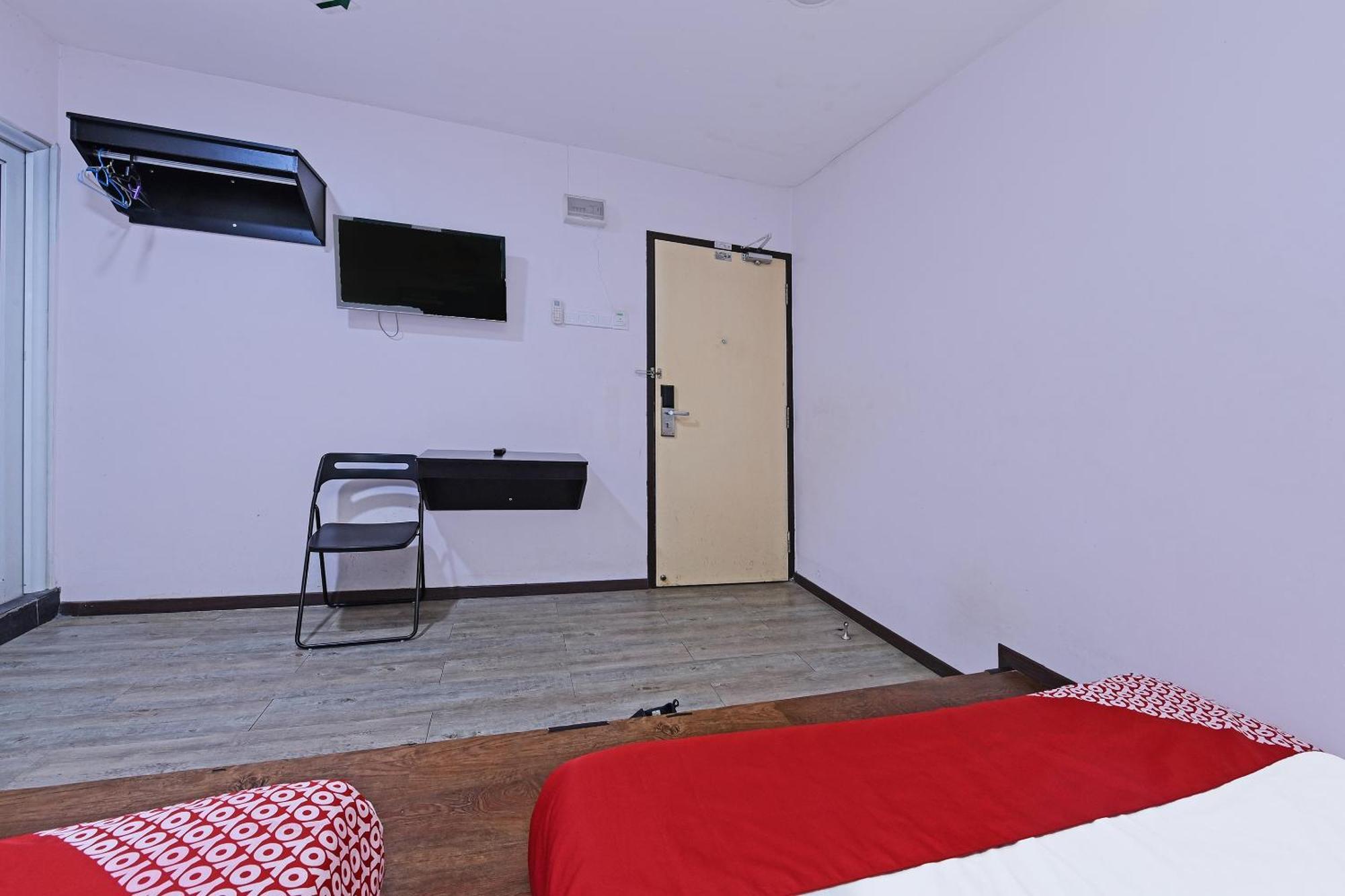 Super Oyo 992 Orange Hotel Kuala Pilah Esterno foto