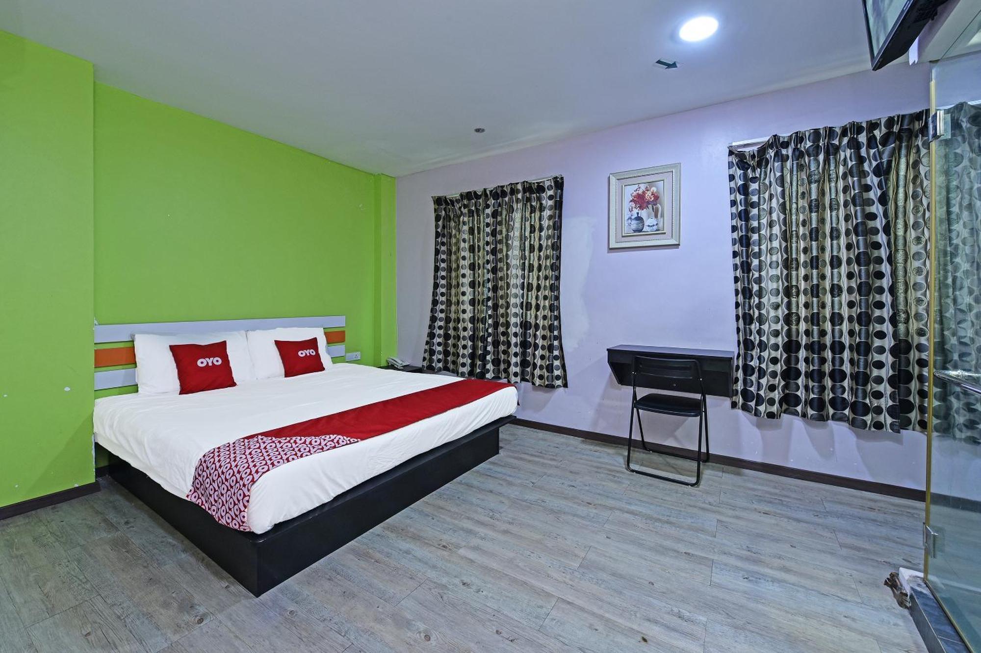 Super Oyo 992 Orange Hotel Kuala Pilah Esterno foto