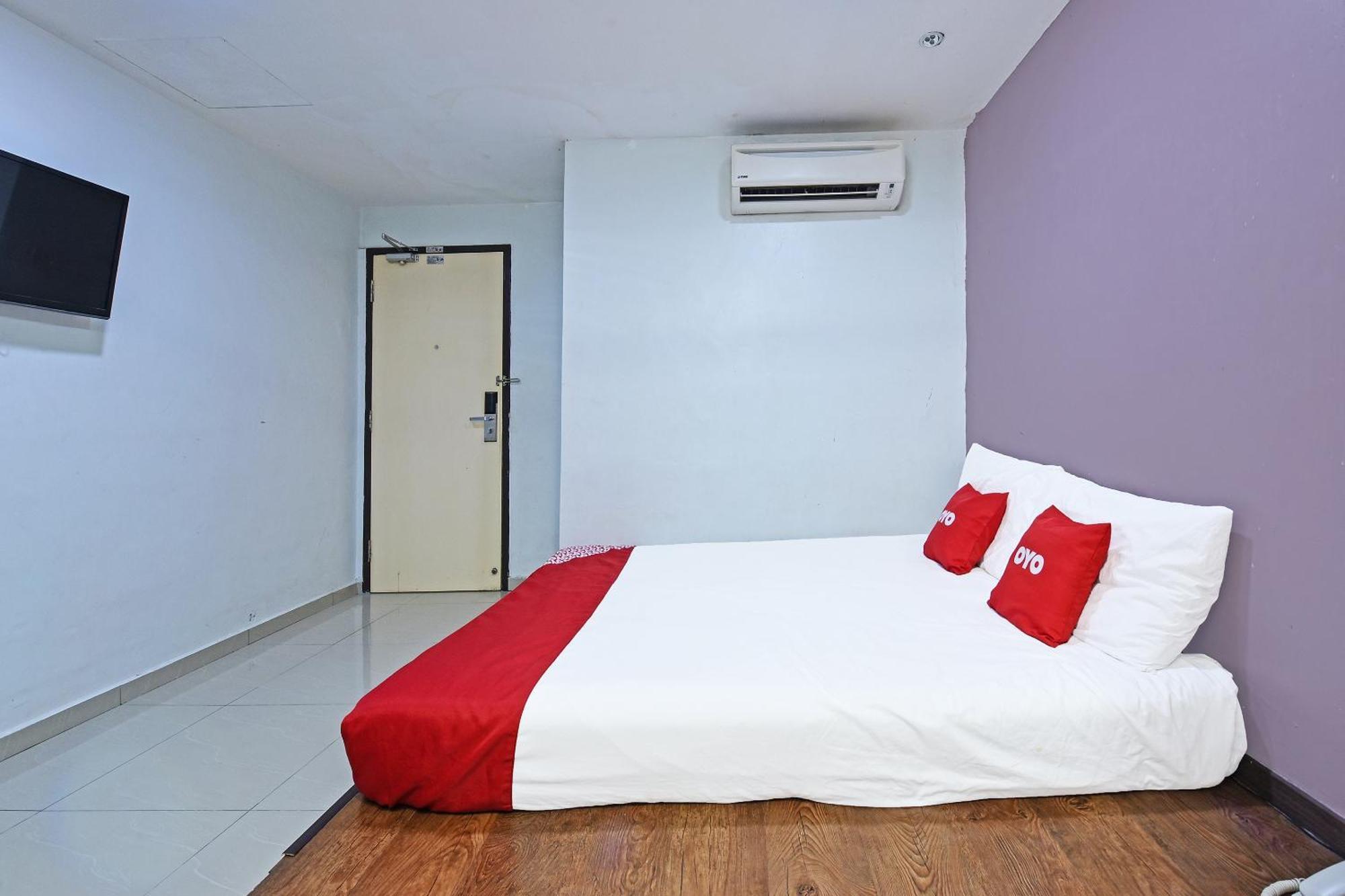 Super Oyo 992 Orange Hotel Kuala Pilah Esterno foto
